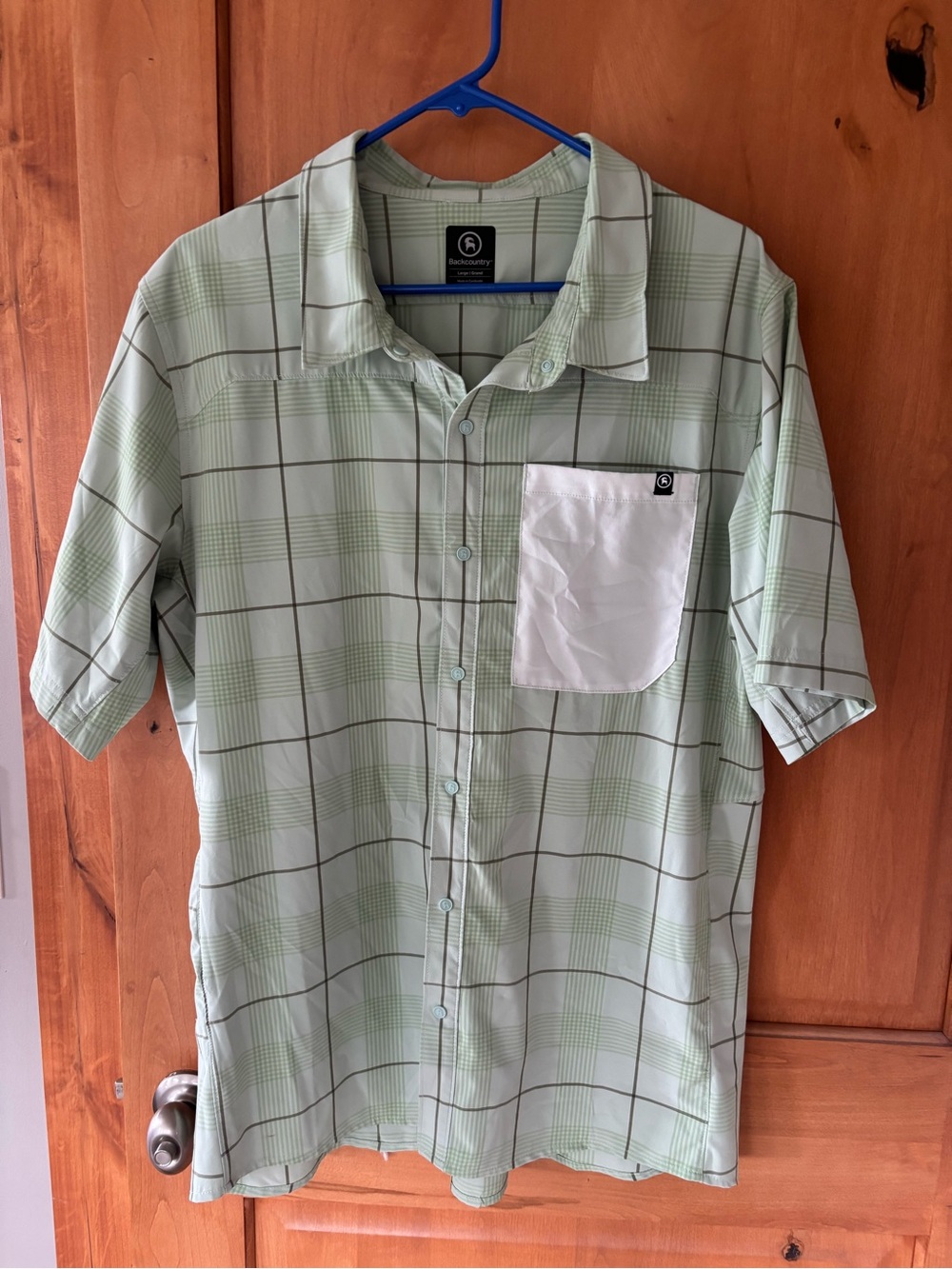 Men’s Light Green Plaid Short Sleeve Shirt with White Pocket